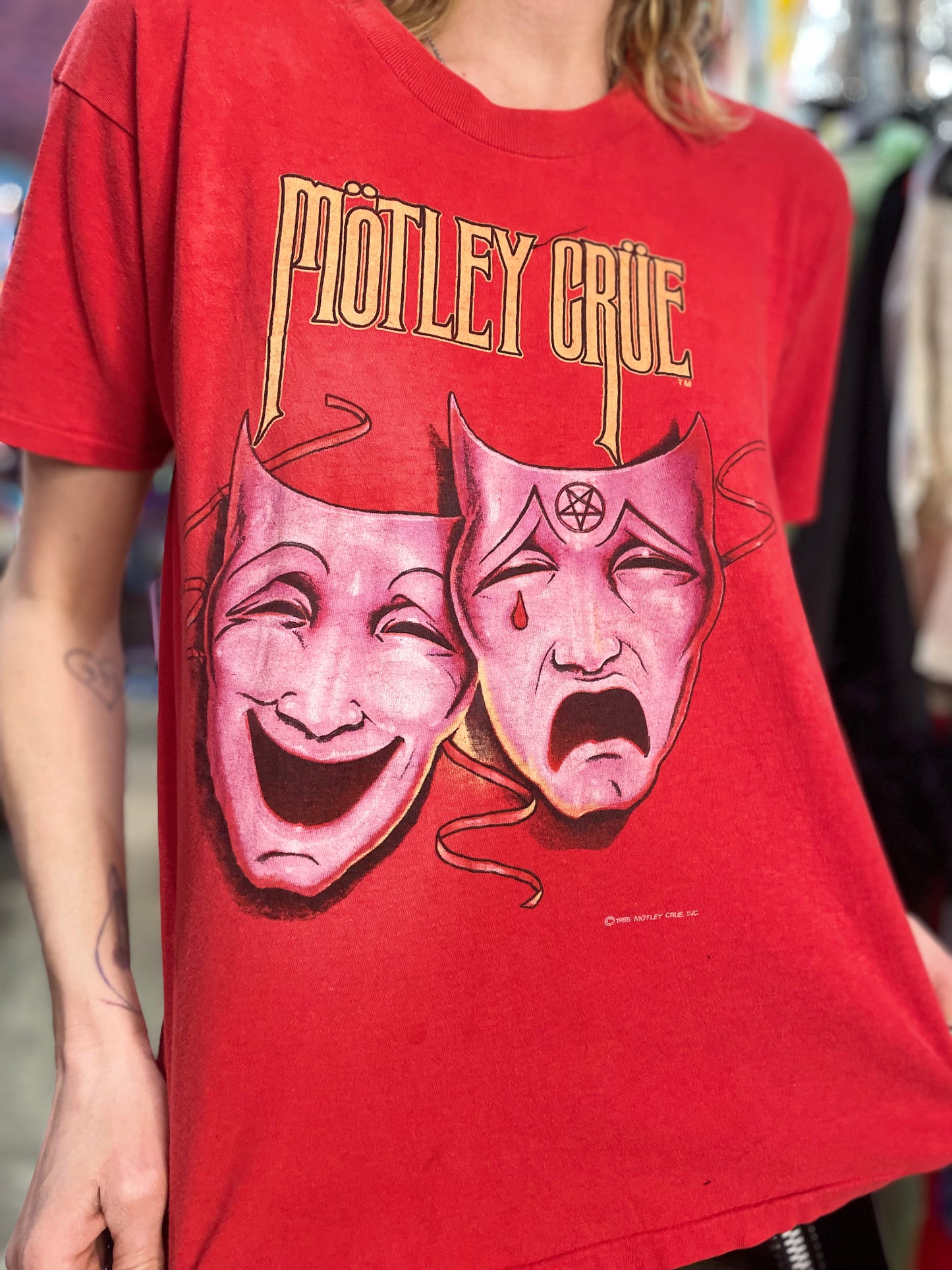 Vintage 1985 Motley Crue T-shirt - Spark Pretty