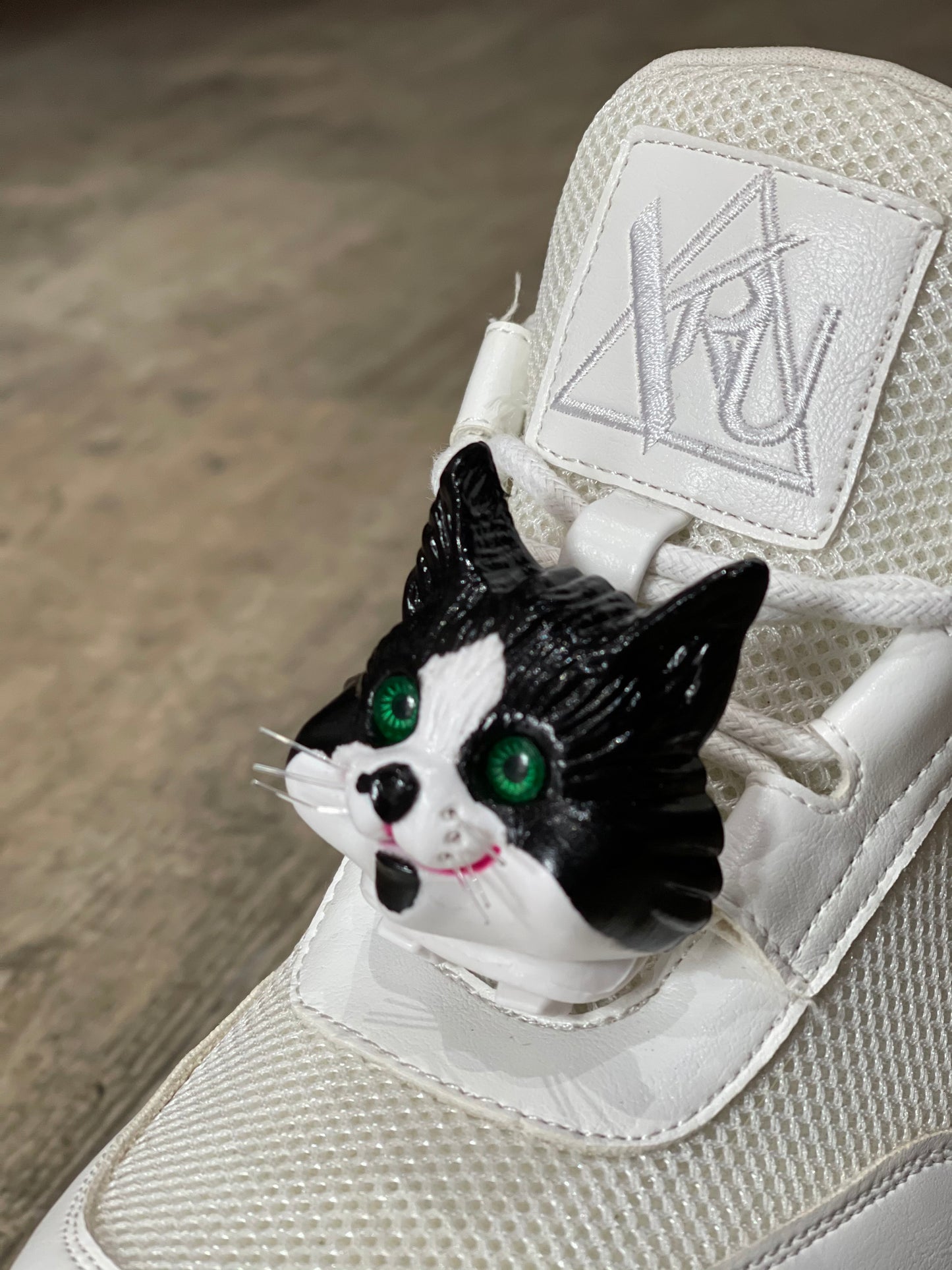 Vintage 80s Kitty Cat Head Shoelace Clip - Spark Pretty
