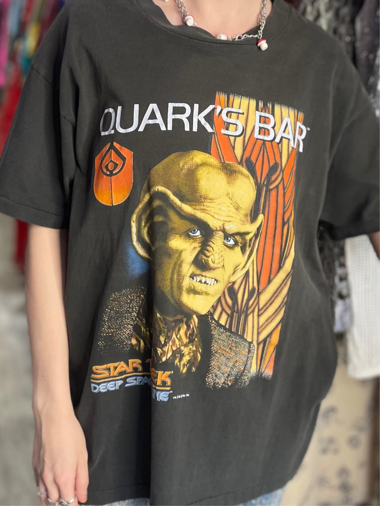 Vintage 90s Quarks Bar Star Trek T-Shirt