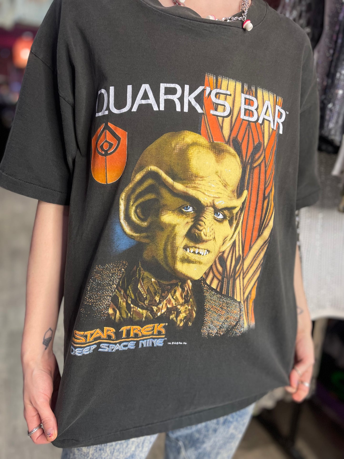 Vintage 90s Quarks Bar Star Trek T-Shirt