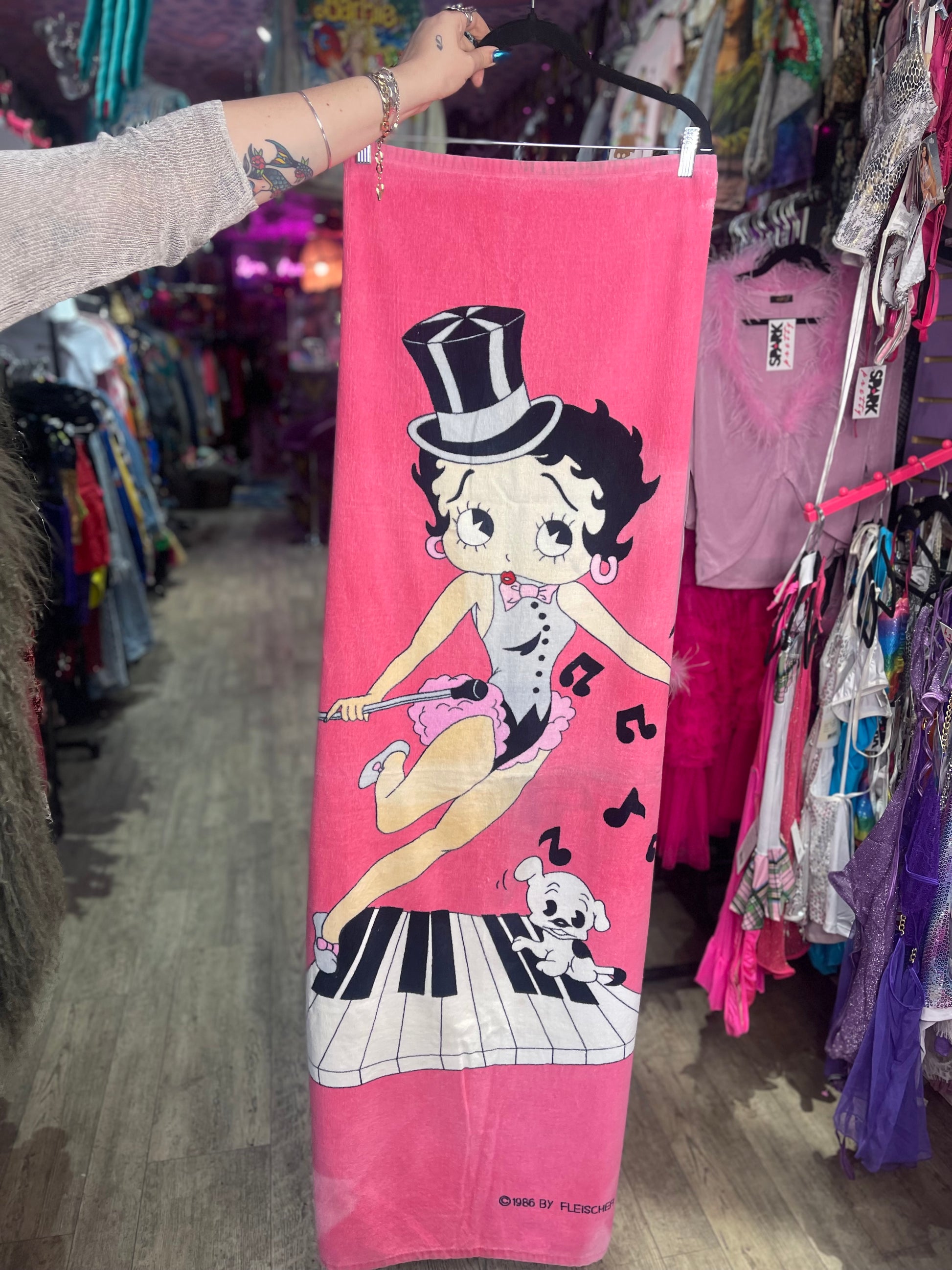 Vintage 1986 Betty Boop Towel - Spark Pretty