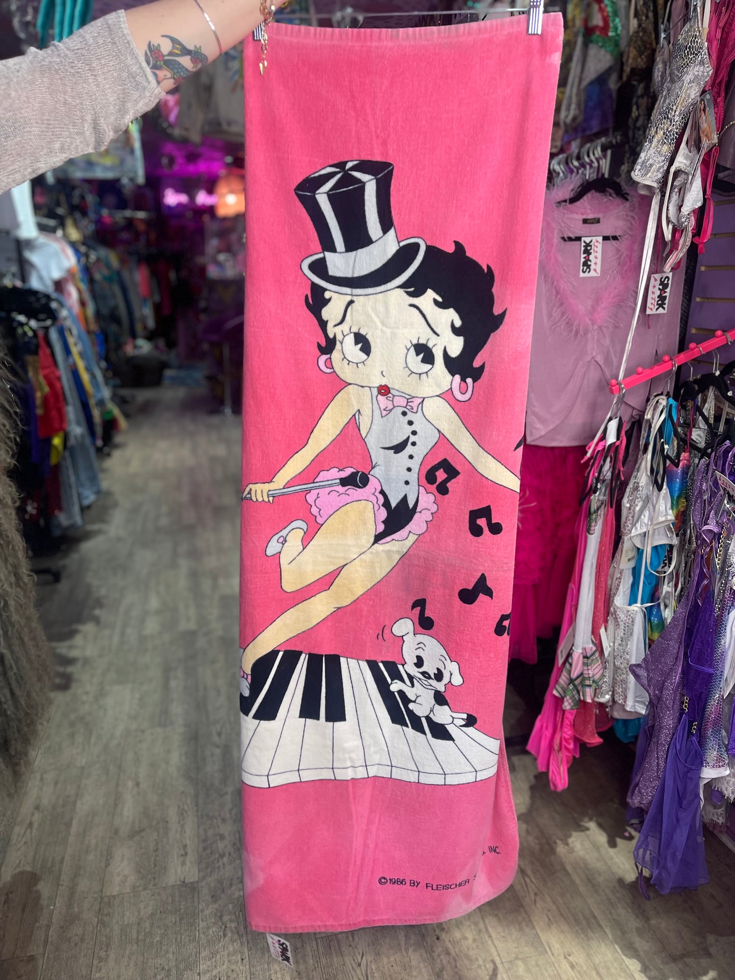 Vintage 1986 Betty Boop Towel - Spark Pretty